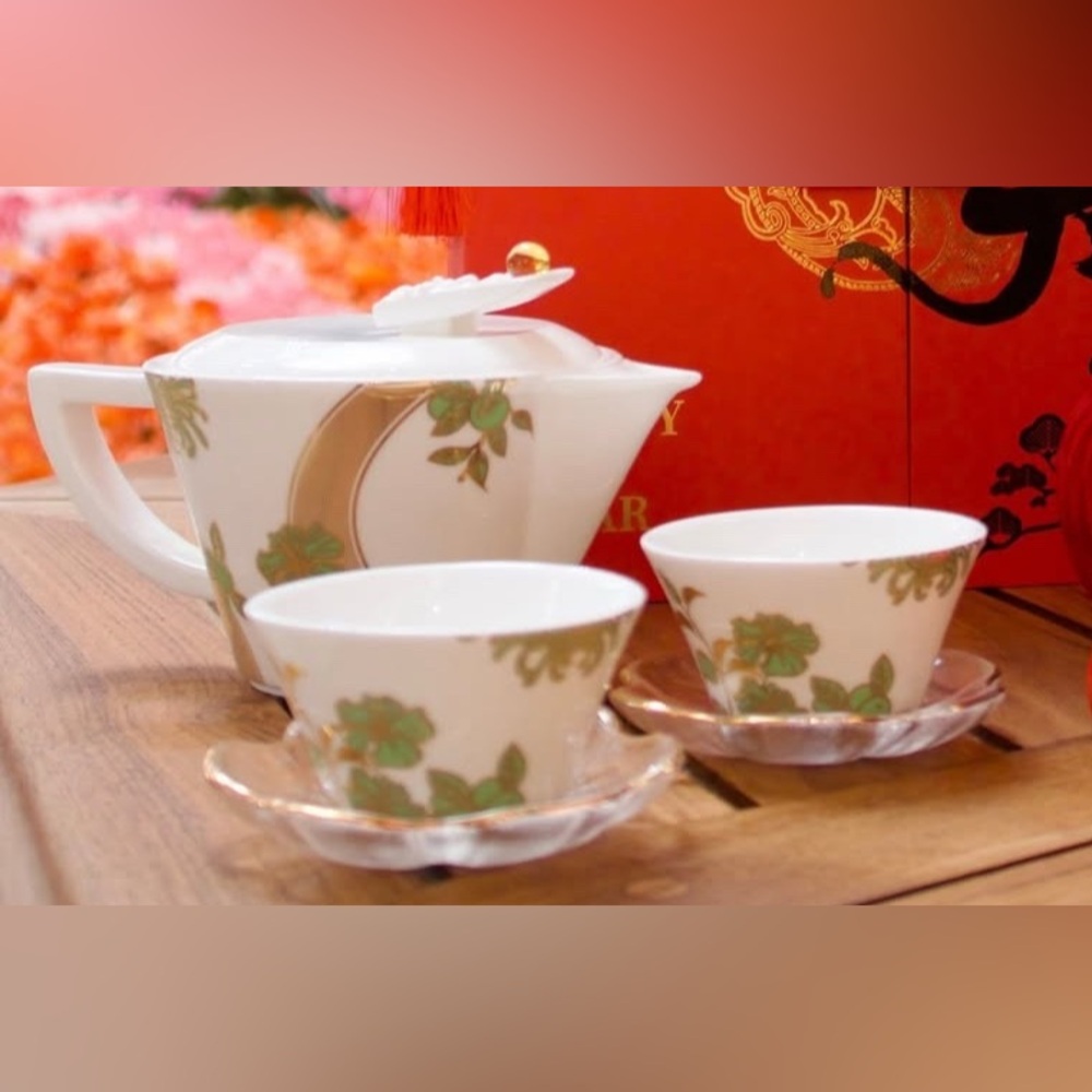 Liuli Living Tea Set, Bone China, Snake